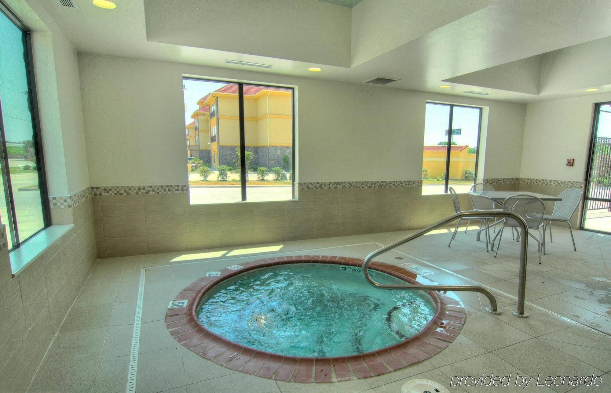 Holiday Inn Express Conway By Ihg Экстерьер фото